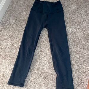 Womens Lululemon seamless fabric leggings